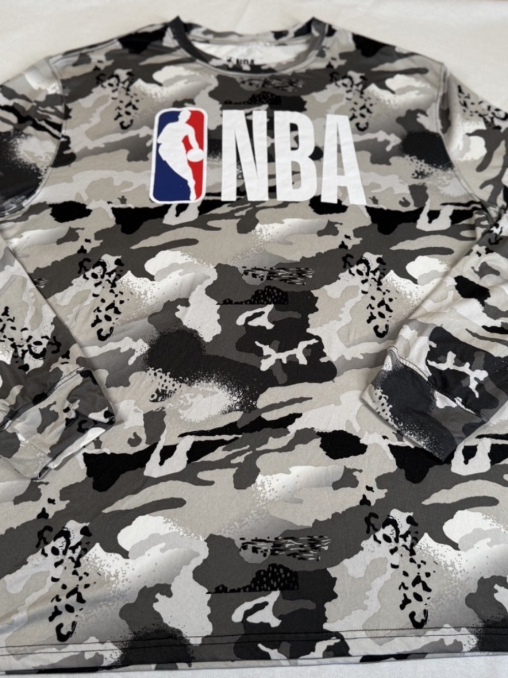 NBA Basketball Men's Long Sleeve Athletic Shirt Size XL - Camo